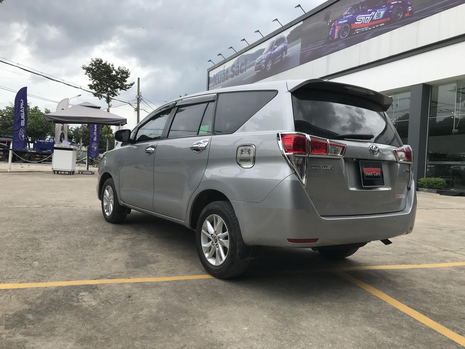 Toyota Innova 2018 - Cần bán Toyota Innova 2.0G đời 2018, màu bạc, biển SG mới chạy 50.000km giá fix mạnh