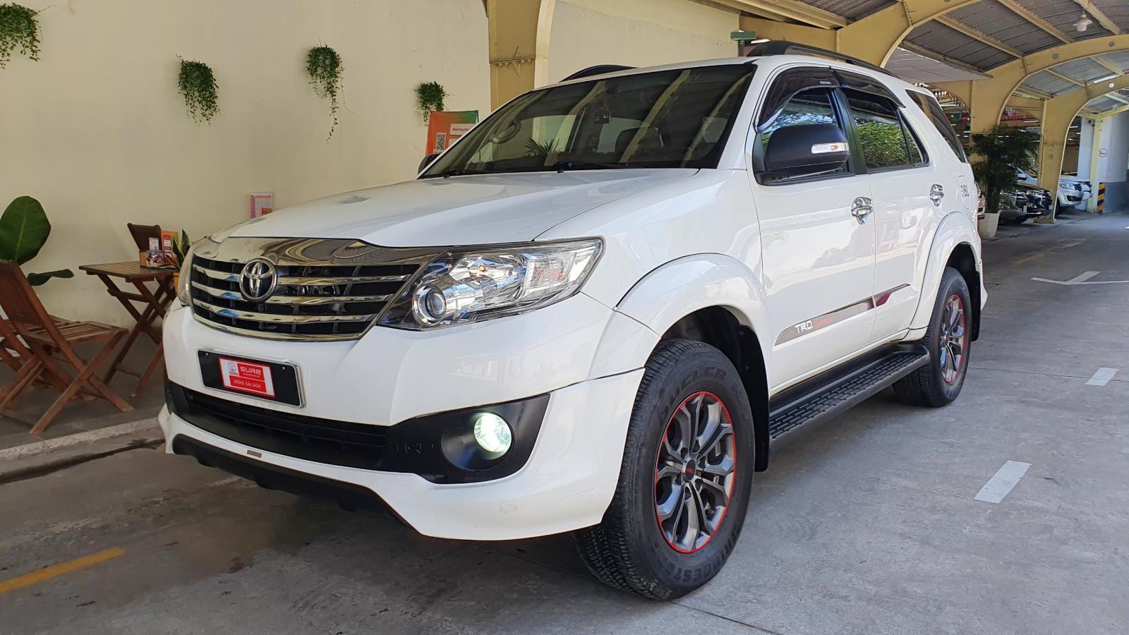 Toyota Fortuner 2014 - Bán xe Toyota Fortuner 2.7V TRD 2014, màu trắng, chất xe quá đẹp giá còn fix mạnh