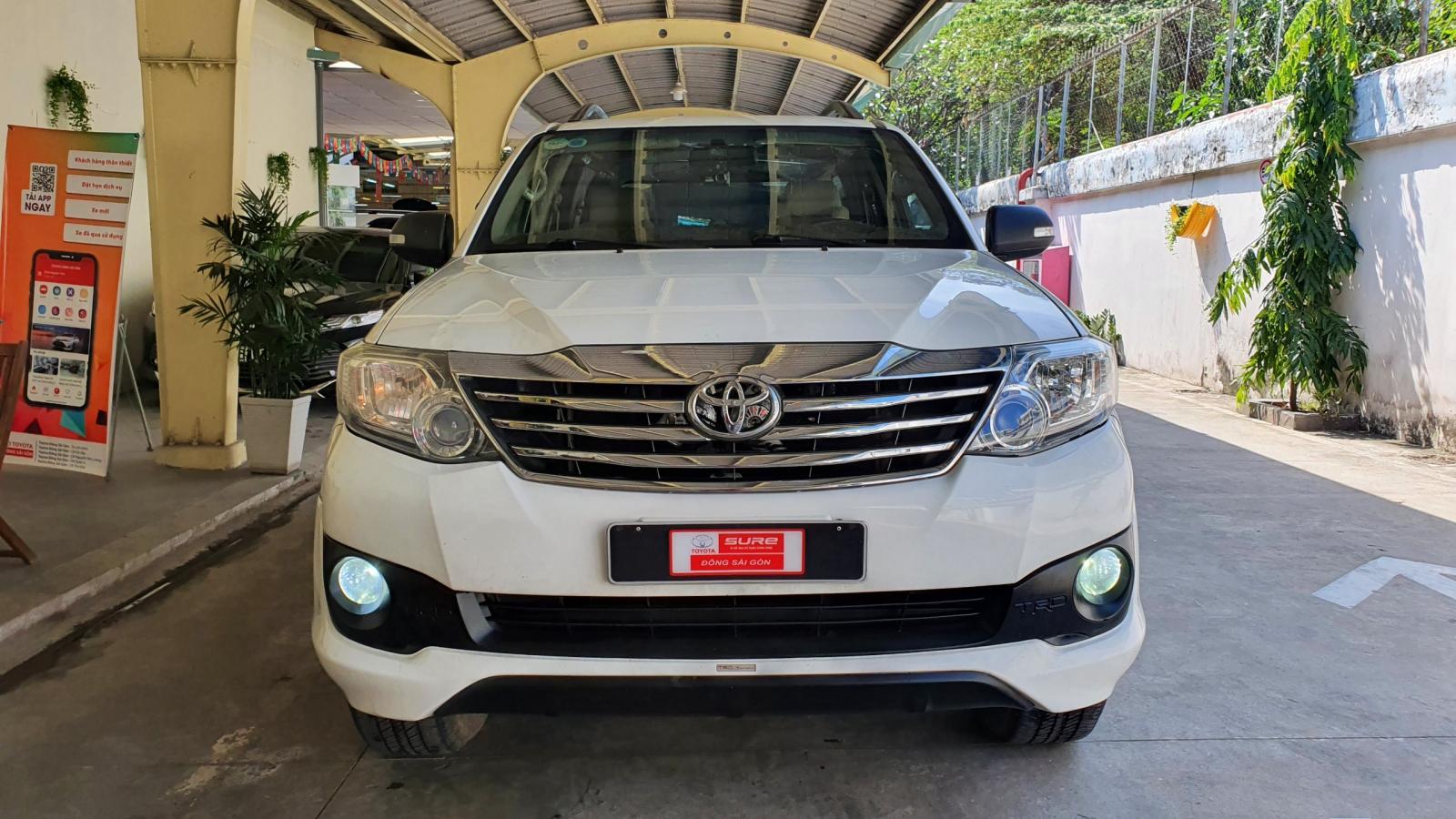 Toyota Fortuner 2014 - Bán xe Toyota Fortuner 2.7V TRD 2014, màu trắng, chất xe quá đẹp giá còn fix mạnh