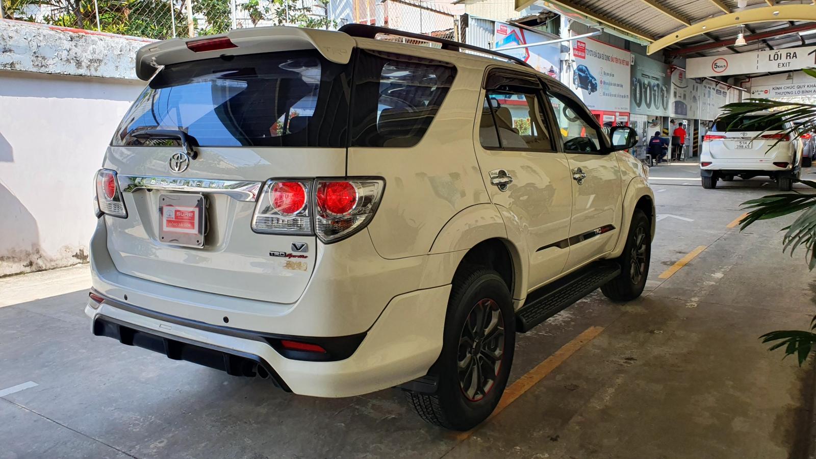 Toyota Fortuner 2014 - Bán xe Toyota Fortuner 2.7V TRD 2014, màu trắng, chất xe quá đẹp giá còn fix mạnh