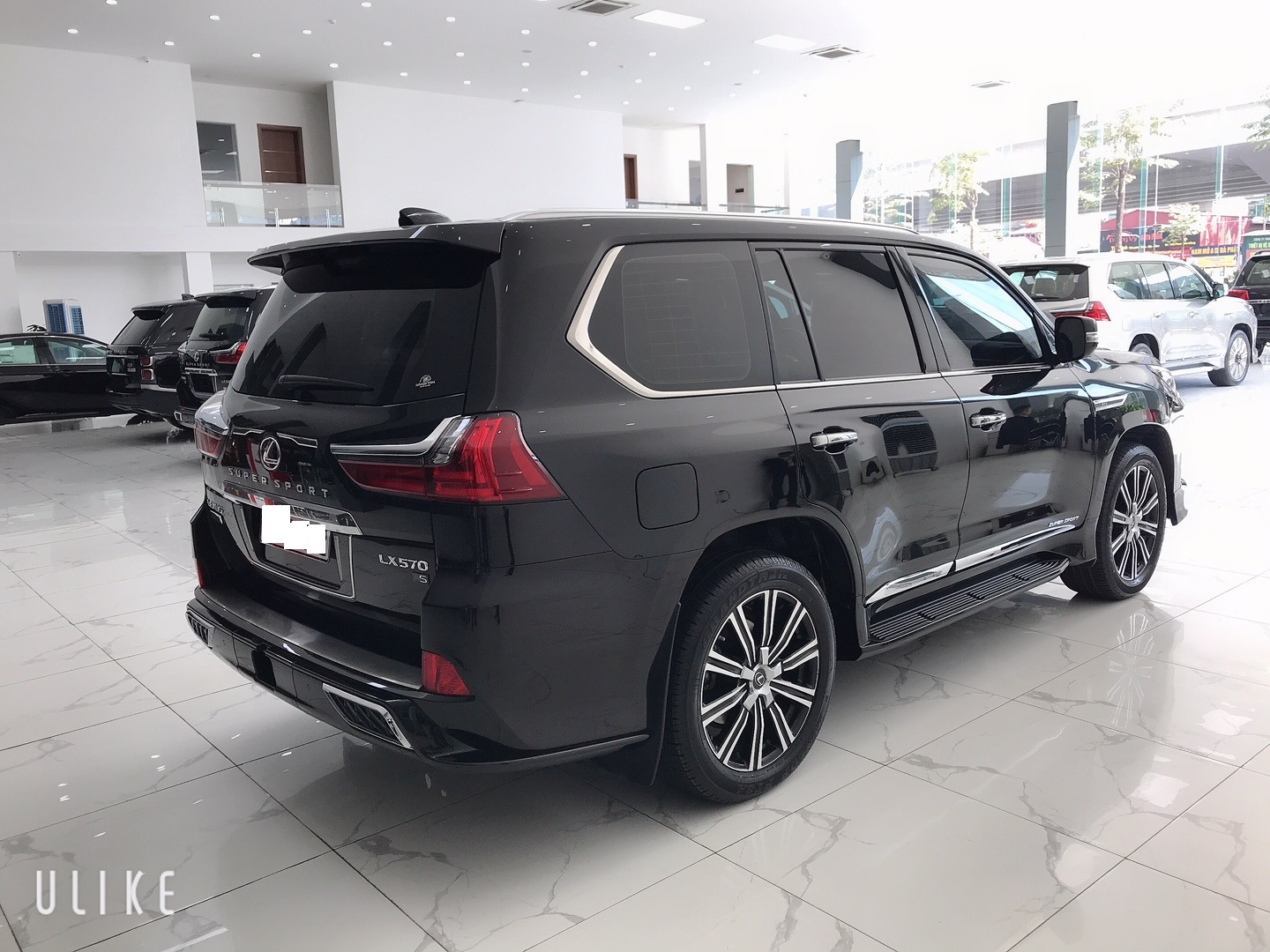 Lexus LX 2020 - Bán xe Lexus LX570 MBS 4 ghế VIP sản xuất 2020 siêu lướt 99.999% đi có 5000Km không khác gì xe mới.