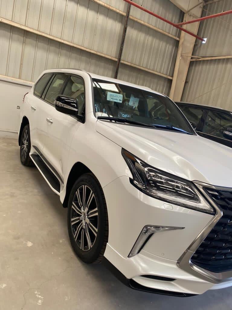 Lexus LX 570 2021 - Cần bán Lexus LX 570 đời 2021, màu trắng, xe nhập Trung Đông mới 100%