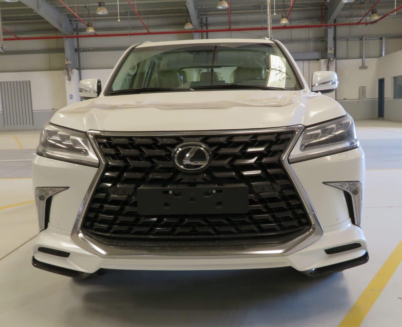 Lexus LX 570 2021 - Cần bán Lexus LX 570 đời 2021, màu trắng, xe nhập Trung Đông mới 100%