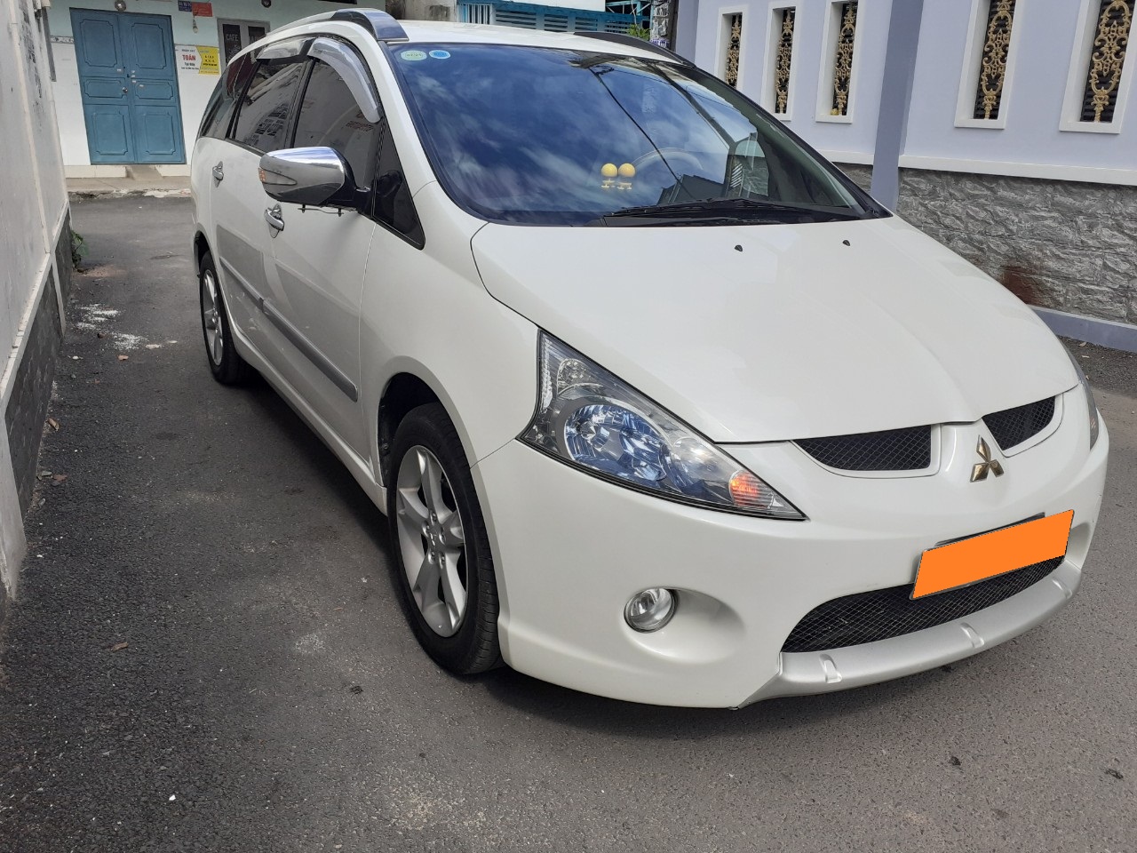 Mitsubishi Grandis 2012 - Gia đình cần bán Mitsubishi Grandis 2012 Limited, số tự động full, màu trắng