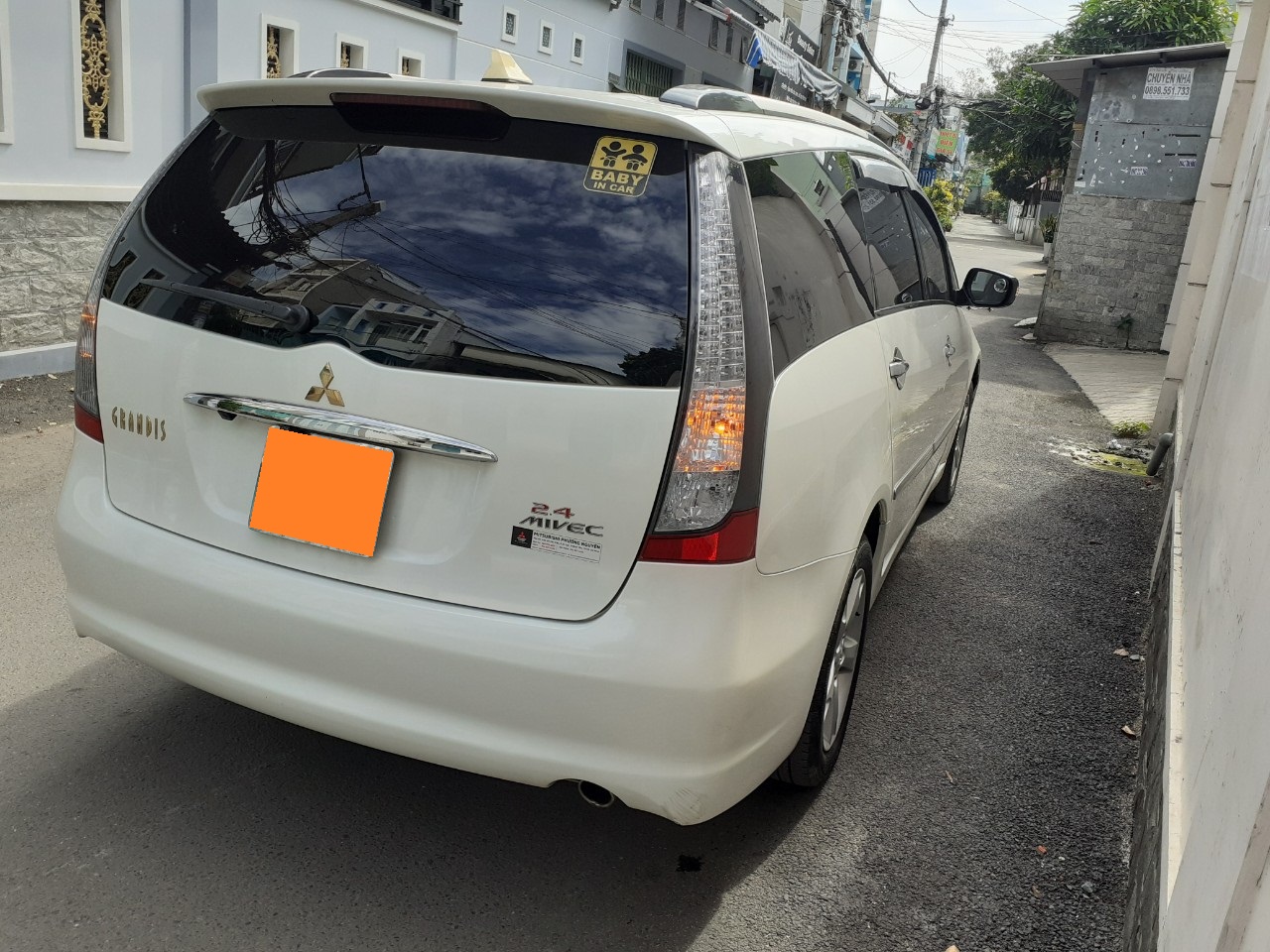 Mitsubishi Grandis 2012 - Gia đình cần bán Mitsubishi Grandis 2012 Limited, số tự động full, màu trắng