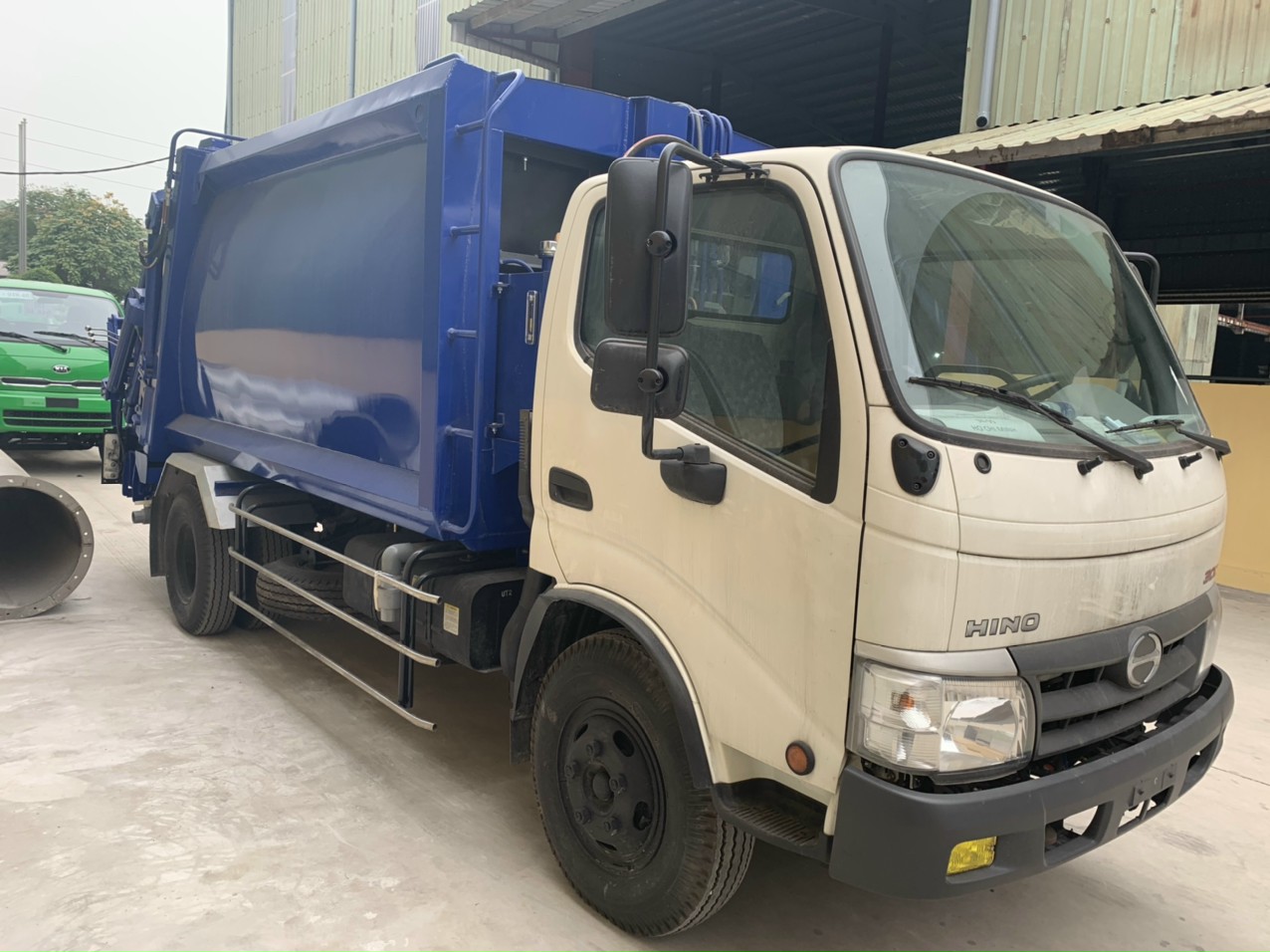 Xe tải 2,5 tấn - dưới 5 tấn 2020 - Bán trả góp xe ép rác Hino 6 khối - trả trước 300tr