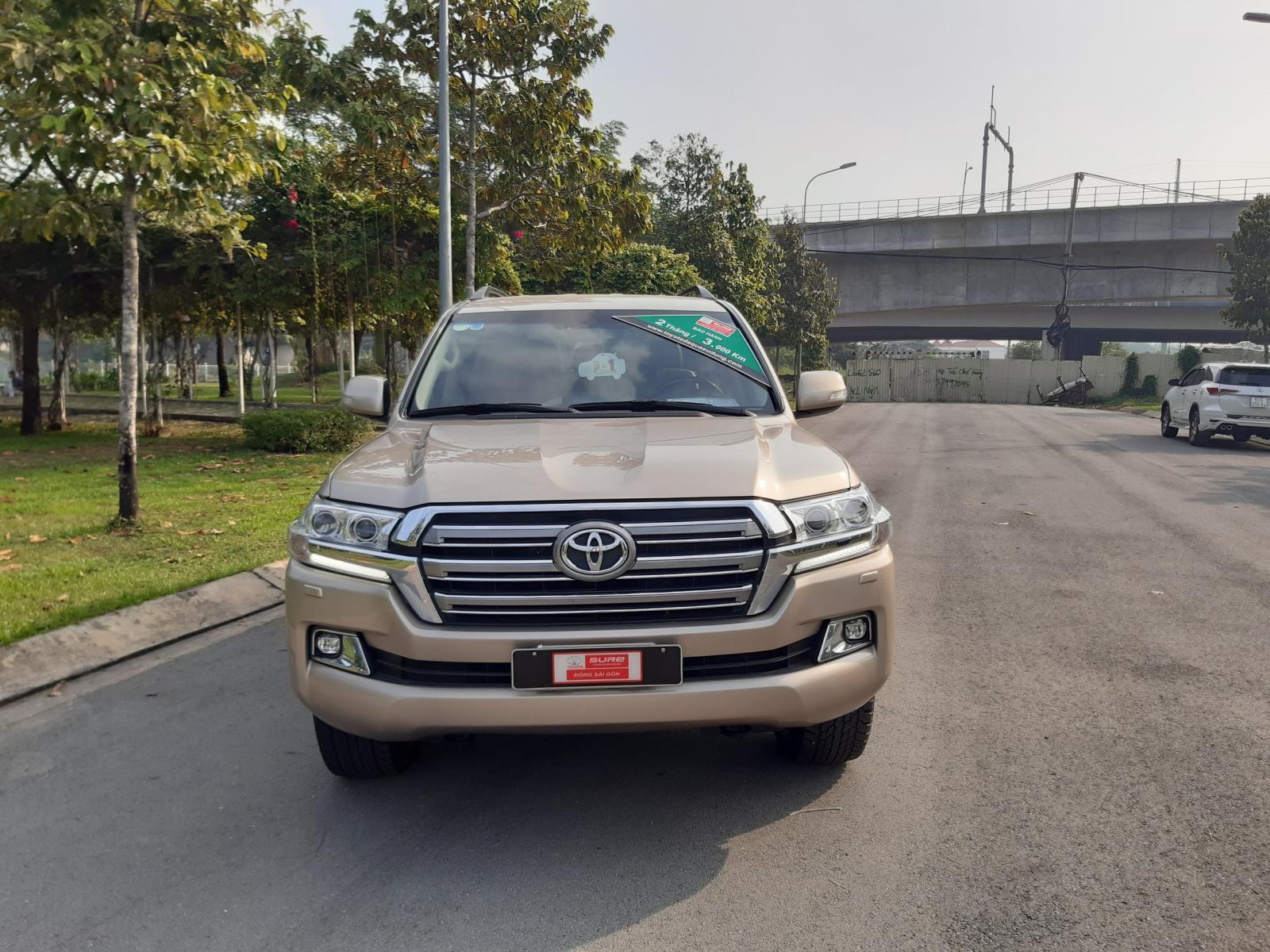 Toyota Land Cruiser VX 2015 - Xe Toyota Land Cruiser VX đời 2015, màu vàng, nhập khẩu chính hãng siêu chất chuẩn chỉ 106.000km