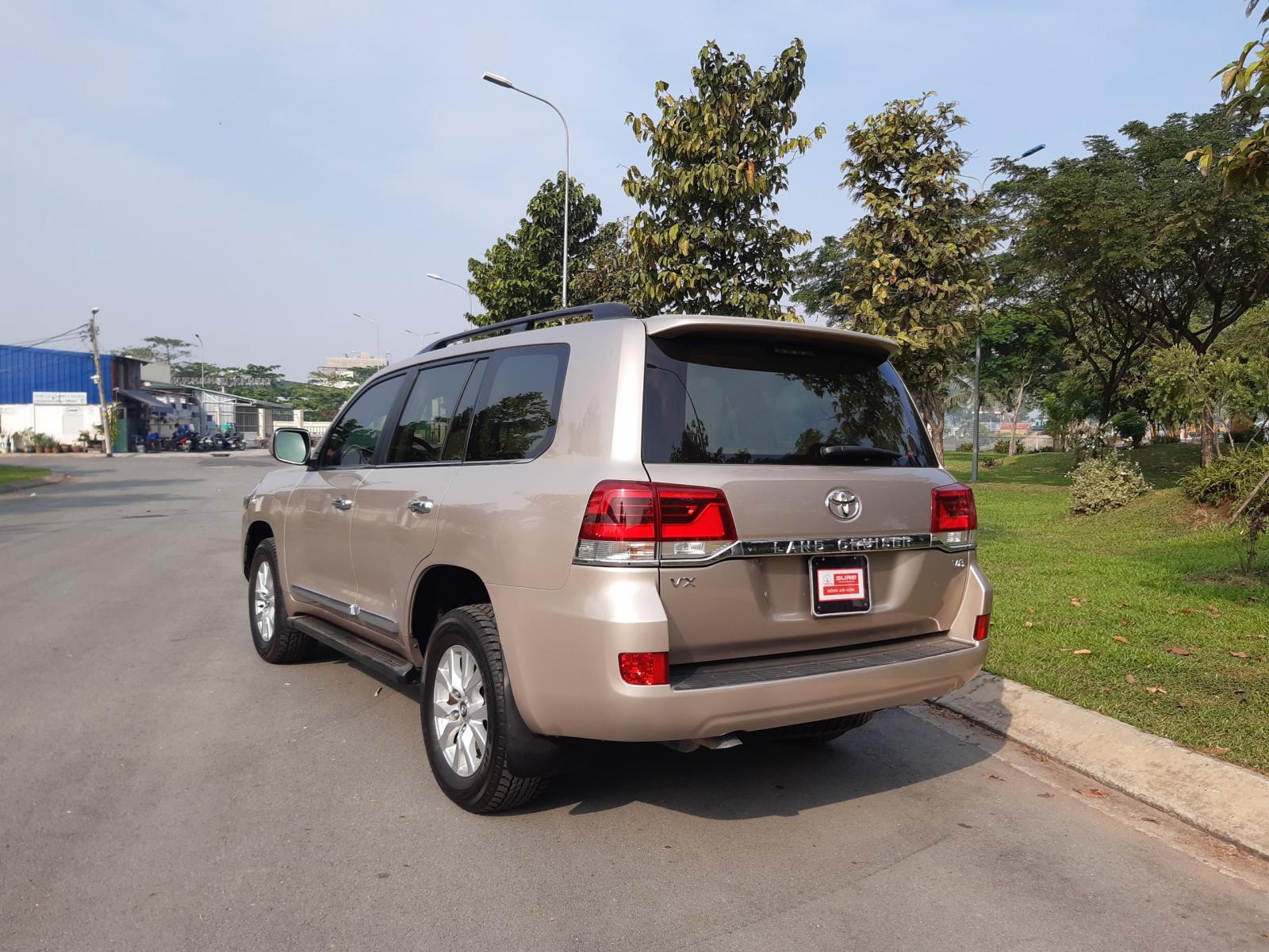 Toyota Land Cruiser VX 2015 - Xe Toyota Land Cruiser VX đời 2015, màu vàng, nhập khẩu chính hãng siêu chất chuẩn chỉ 106.000km