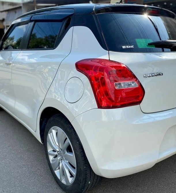 Suzuki Swift 2019 - Cần bán xe Suzuki Swift 2019, số tự động, màu trắng còn mới tinh