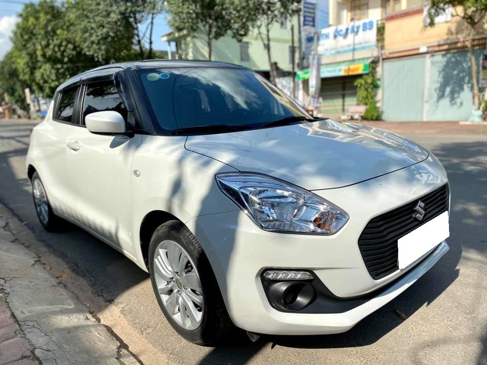 Suzuki Swift 2019 - Cần bán xe Suzuki Swift 2019, số tự động, màu trắng còn mới tinh