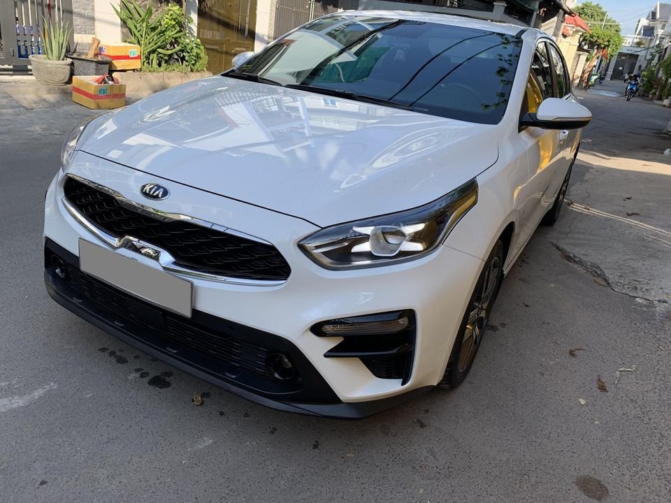 Kia Cerato 2019 - Mình cần bán Kia Cerato 2.0 đời 2019, tự động full, màu trắng