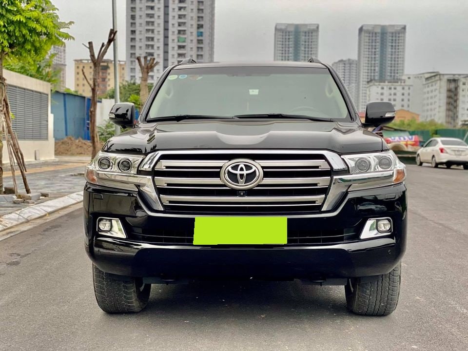 Toyota Land Cruiser 2015 - Xe siêu lướt cần bán Land Cruiser VX 2015 AT, bản full, màu đen