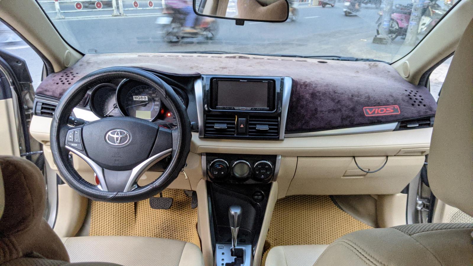 Toyota Vios 2018 - Cần bán lại xe Toyota Vios 1.5G năm 2018, màu nâu vàng, biển SG siêu chất, chuẩn chỉ 30.000km