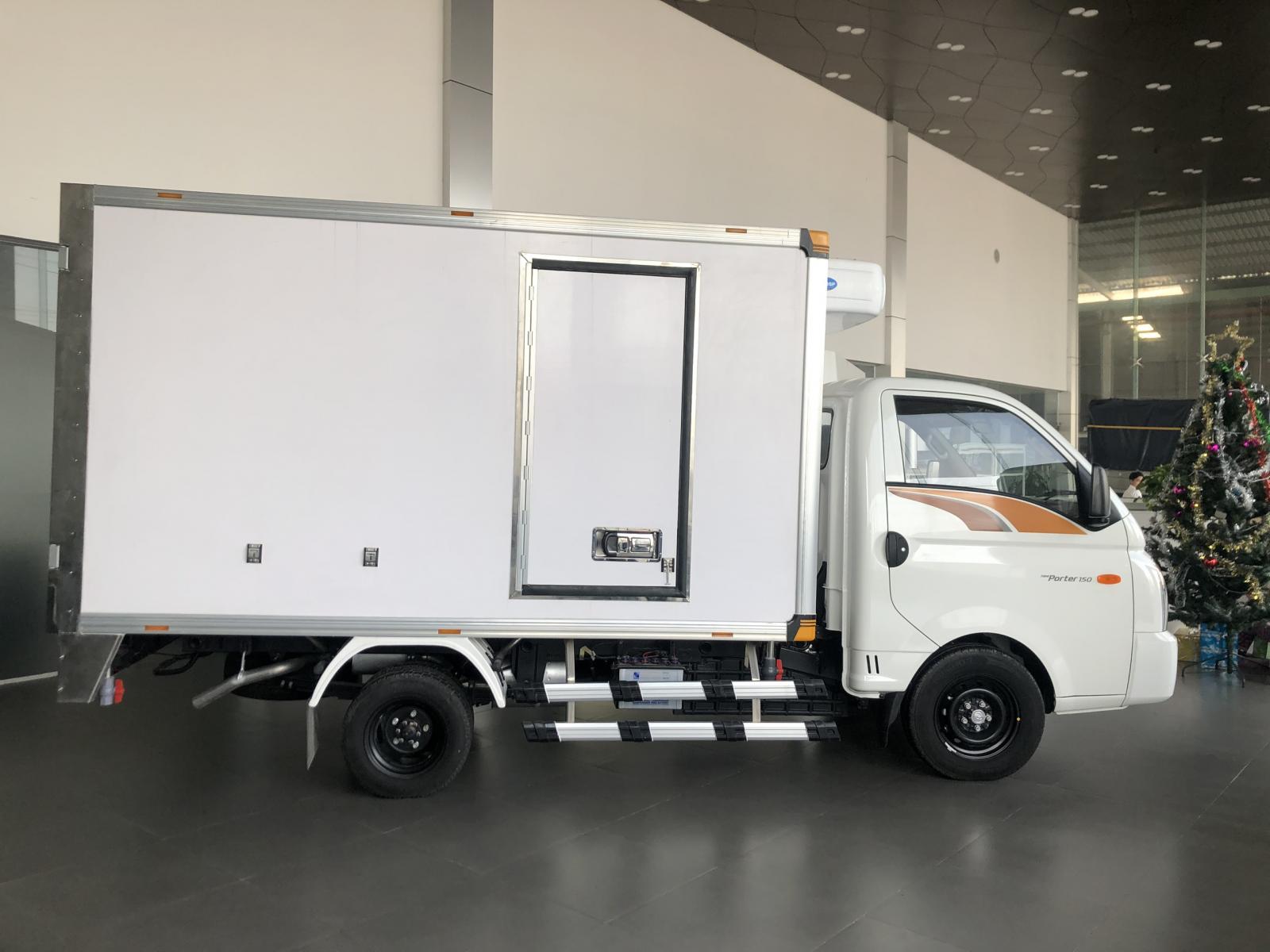 Hyundai Porter 2020 - Xe tải Hyundai Porter H150 thùng đông lạnh 1.3 tấn, xe có sẵn giao ngay