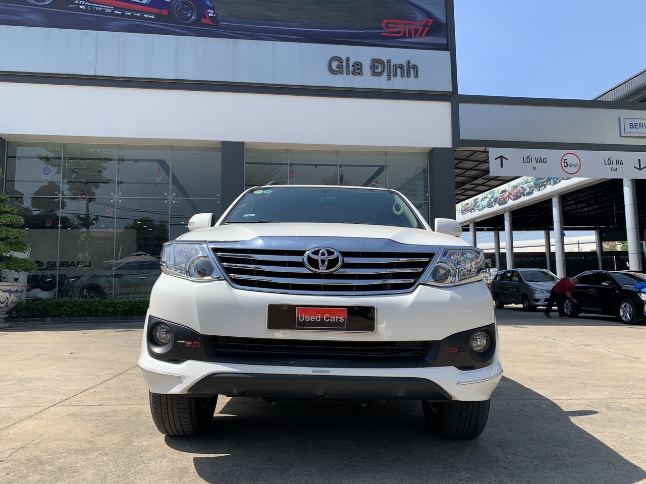 Toyota Fortuner 2.7V 2015 - Bán Toyota Fortuner 2.7V sản xuất 2015, màu trắng, giá siêu ưu đãi cuối năm