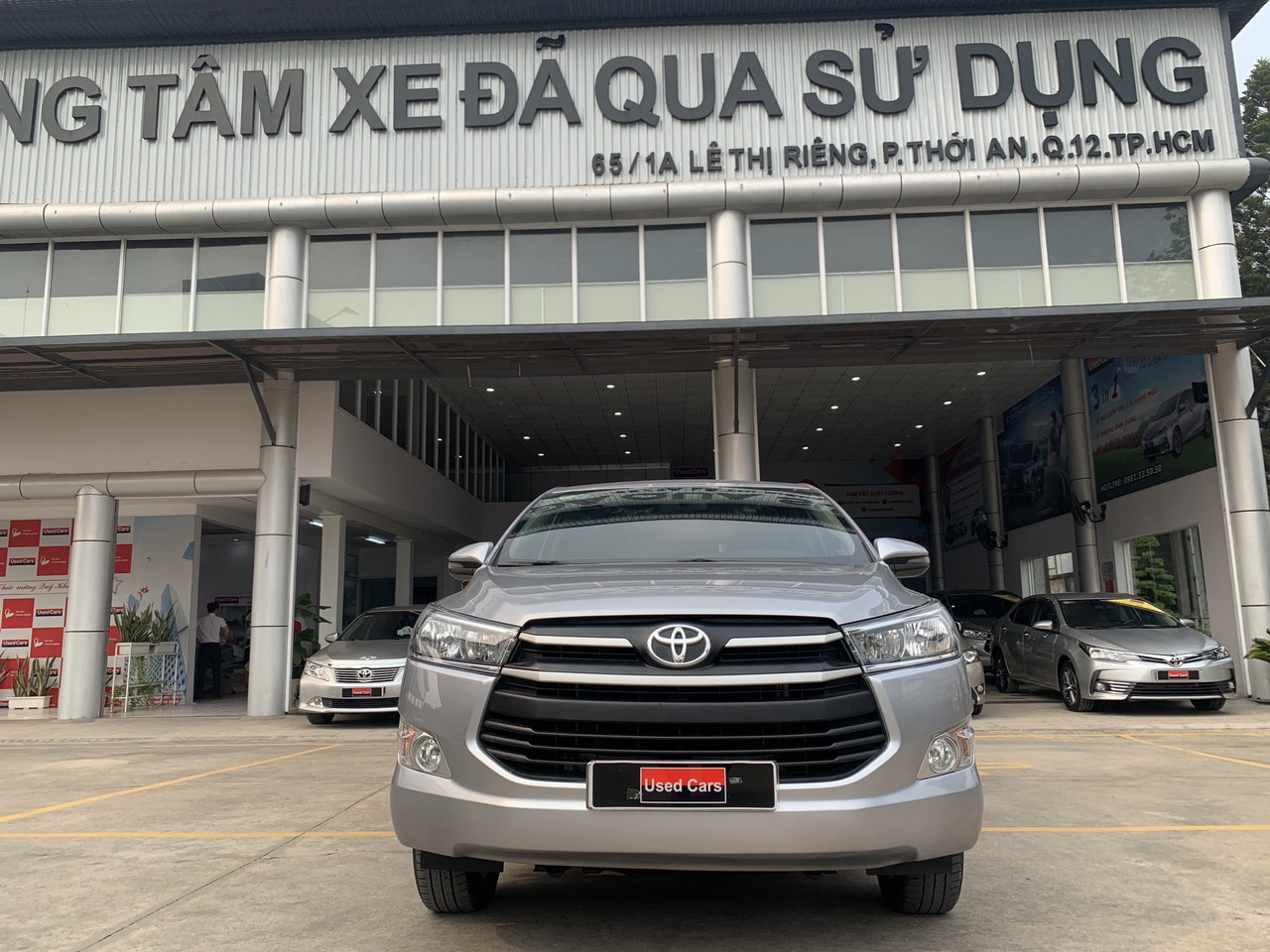 Toyota Innova 2.0E 2018 - Cần bán xe Toyota Innova 2.0E sản xuất 2018, màu đồng ánh kim, chuẩn chỉ 52.000km.