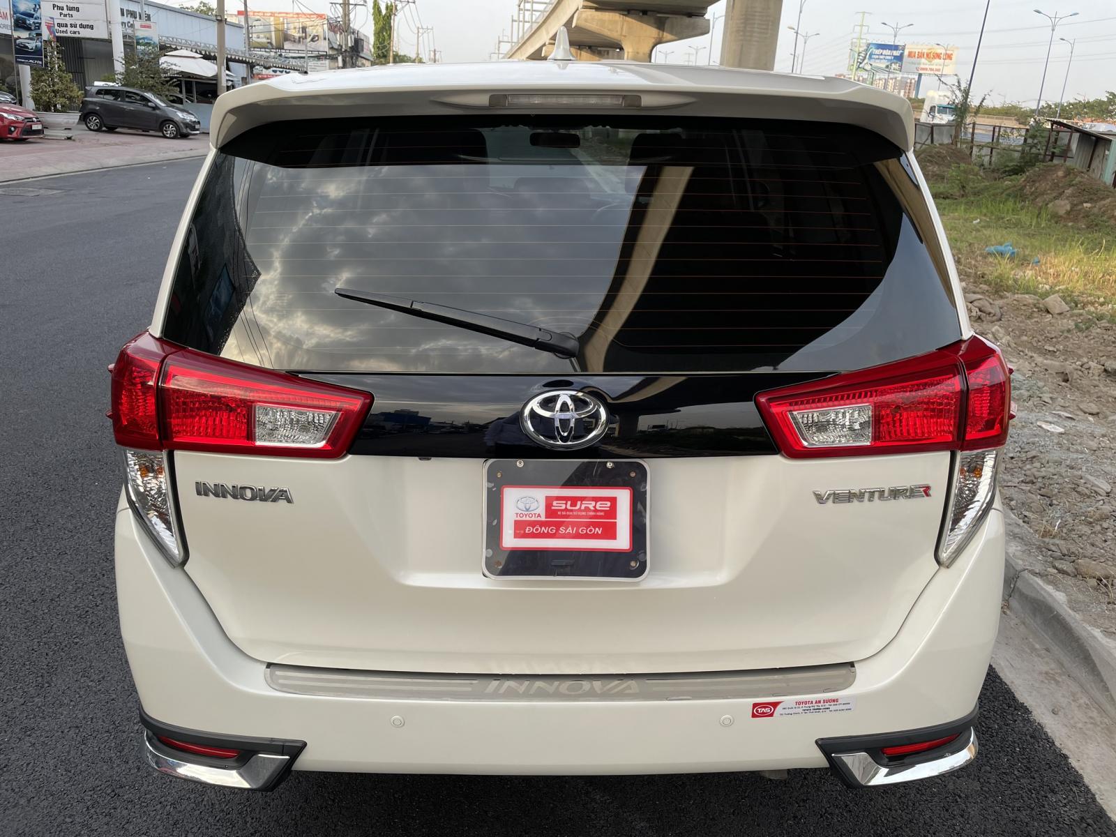 Toyota Innova Venturer 2019 - Bán ô tô Toyota Innova Venturer đời 2019, màu trắng 