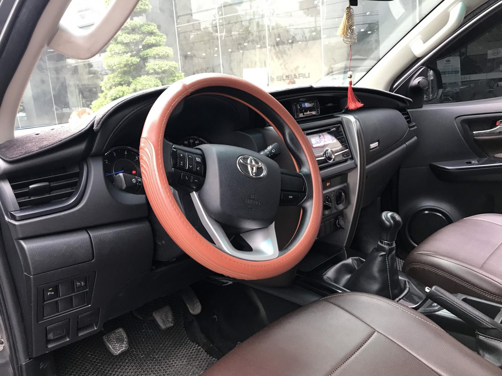 Toyota Fortuner 2.4G 2017 - Cần bán xe Toyota Fortuner 2.4G đời 2017, màu xám, giá 890tr