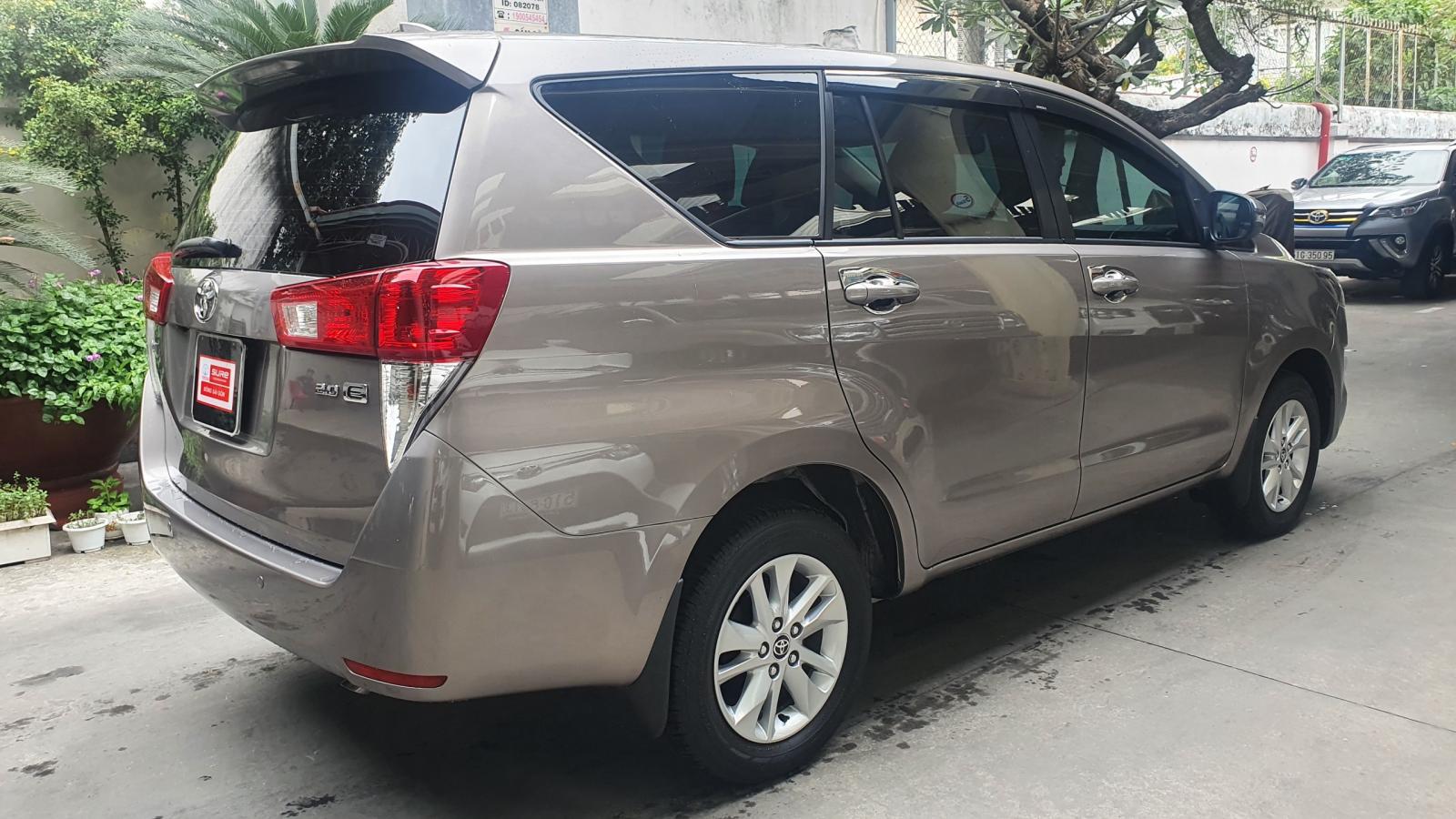 Toyota Innova 2.0E 2020 - Bán ô tô Toyota Innova 2.0E đời 2020, màu đồng ánh kim, biển SG lướt 12.000km, giá 760tr