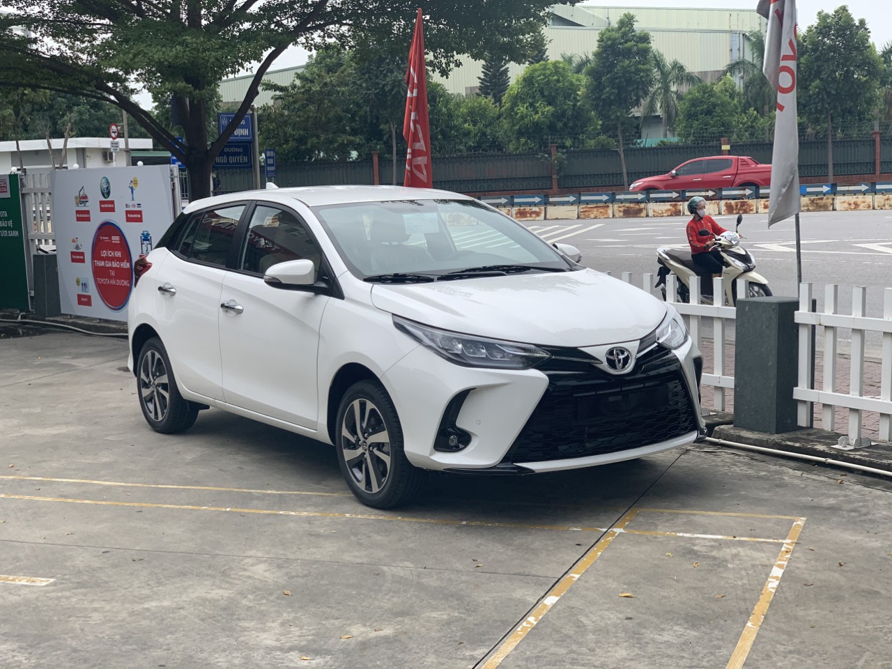 Toyota Yaris G 2021 - Cần bán xe Toyota G đời 2021, màu trắng, giá tốt