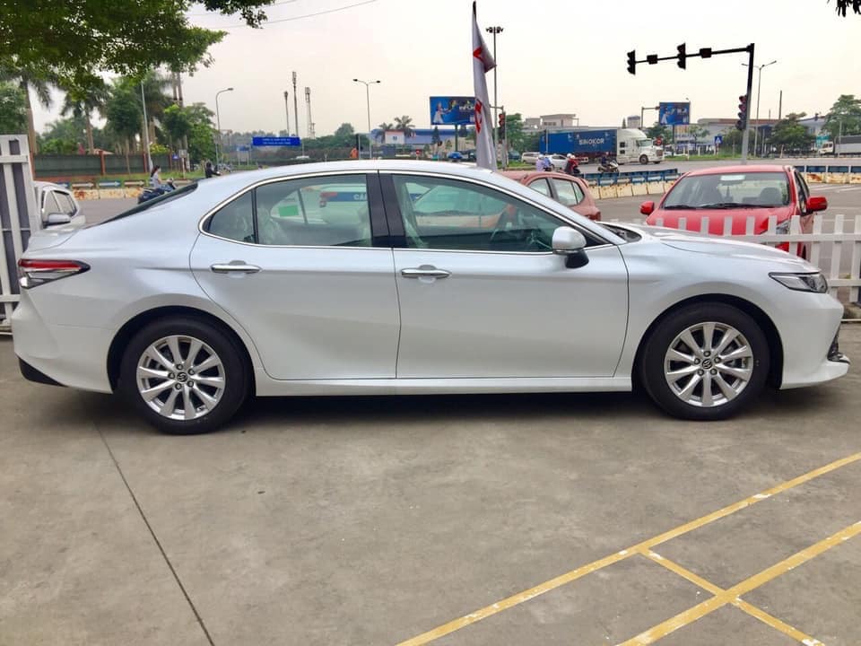 Toyota Camry 2.0G 2021 - Cần bán xe Toyota Camry 2.0G đời 2021, màu trắng, nhập khẩu chính hãng