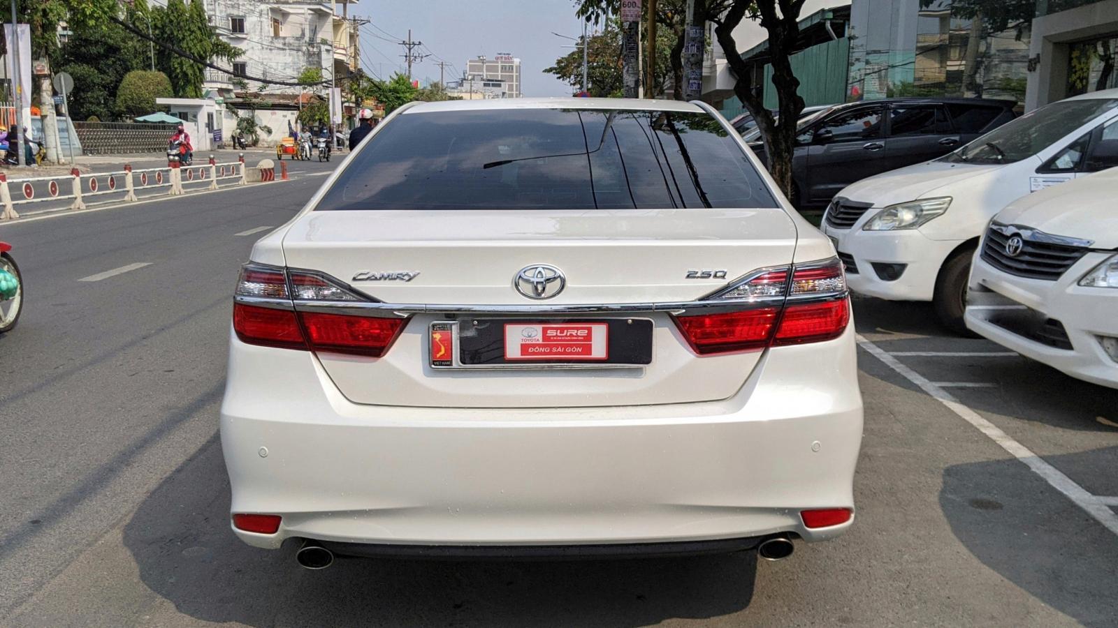 Toyota Camry 2.5Q 2019 - Bán Toyota Camry 2.5Q sản xuất 2019, màu trắng biển SG