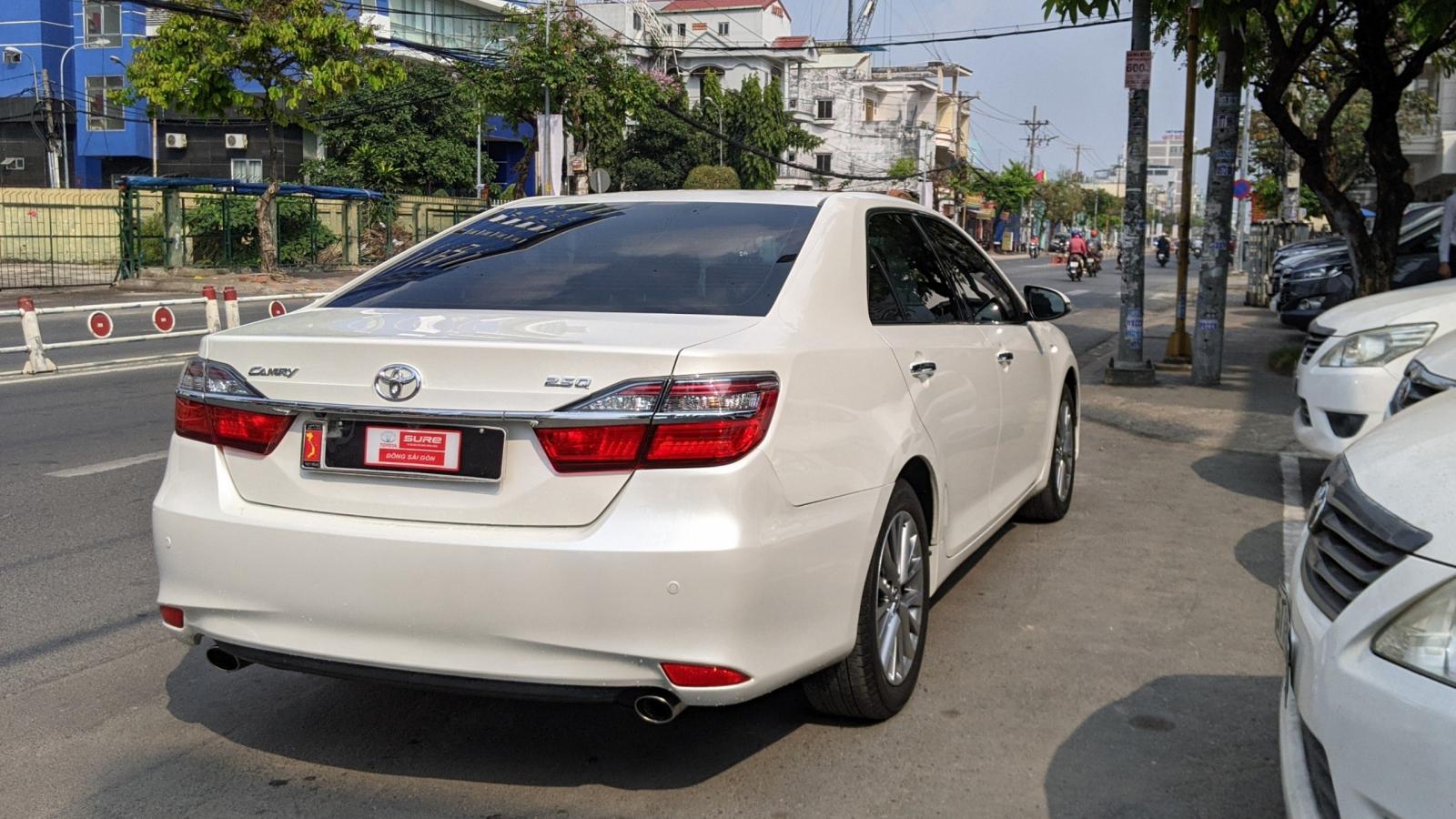 Toyota Camry 2.5Q 2019 - Bán Toyota Camry 2.5Q sản xuất 2019, màu trắng biển SG