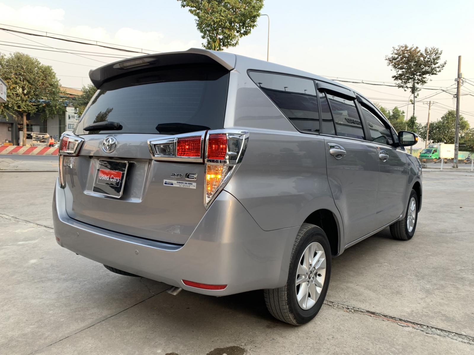 Toyota Innova 2.0E 2018 - Bán xe Toyota Innova 2.0E đời 2018, màu bạc, giá khuyến mãi