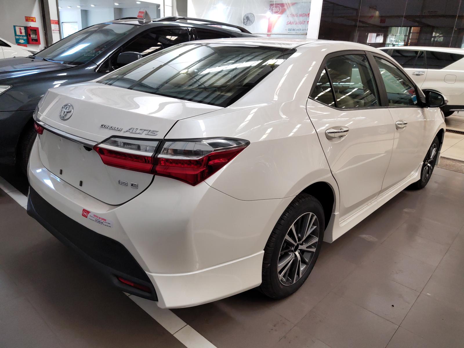 Corolla Altis mới tại Toyota An Sương - LH em Dương 