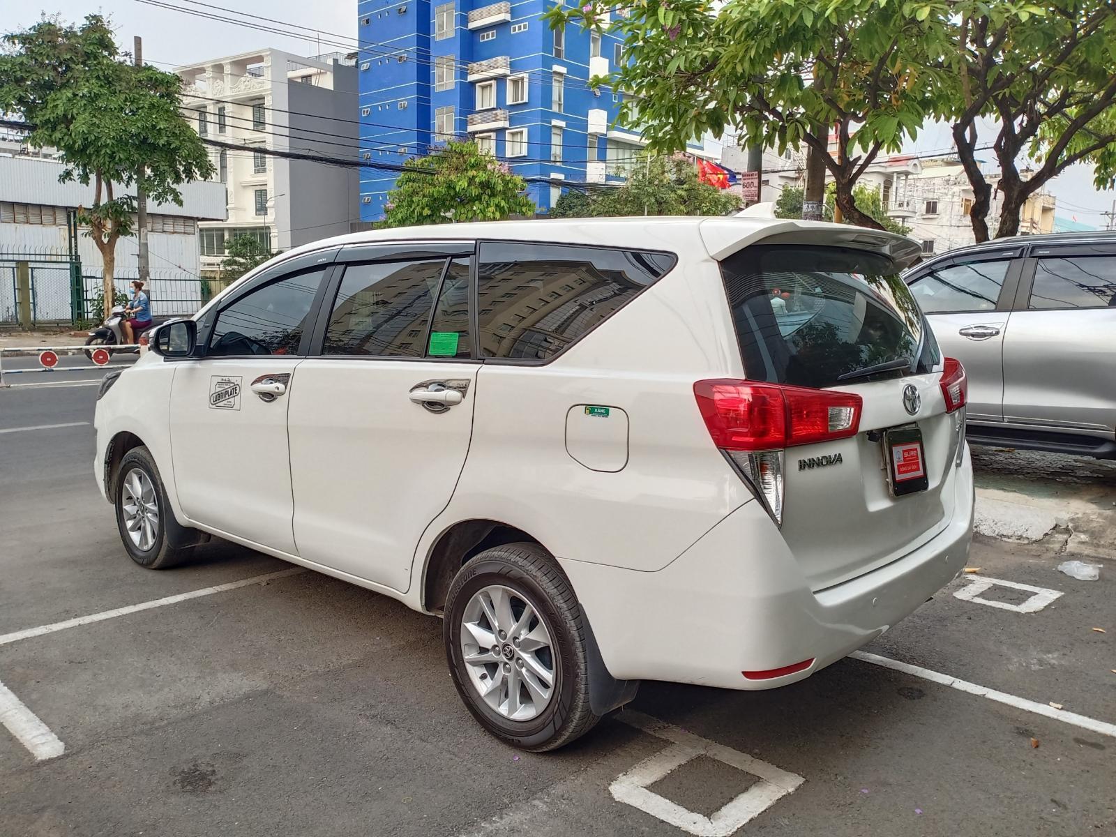 Toyota Innova 2.0E 2019 - Bán xe Toyota Innova 2.0E đời 2019, màu trắng