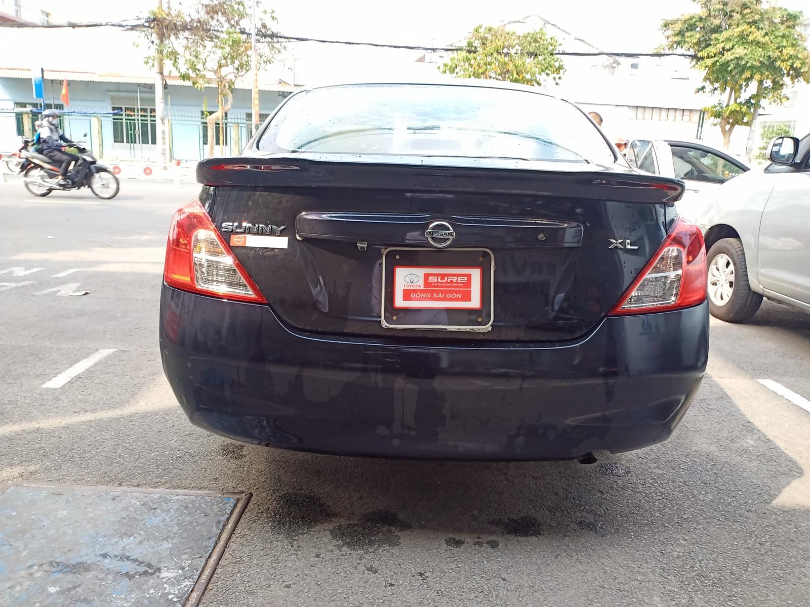 Nissan Sunny 1.5L XL 2015 - Cần bán xe Nissan Sunny 1.5L XL năm 2015, màu đen biển SG, mới chạy 115.000km - giá cực mềm