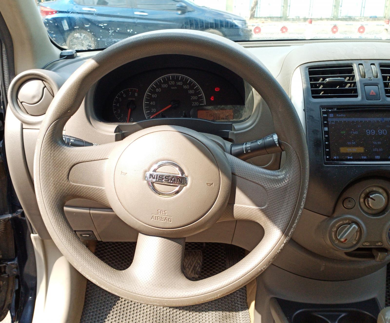 Nissan Sunny 1.5L XL 2015 - Cần bán xe Nissan Sunny 1.5L XL năm 2015, màu đen biển SG, mới chạy 115.000km - giá cực mềm