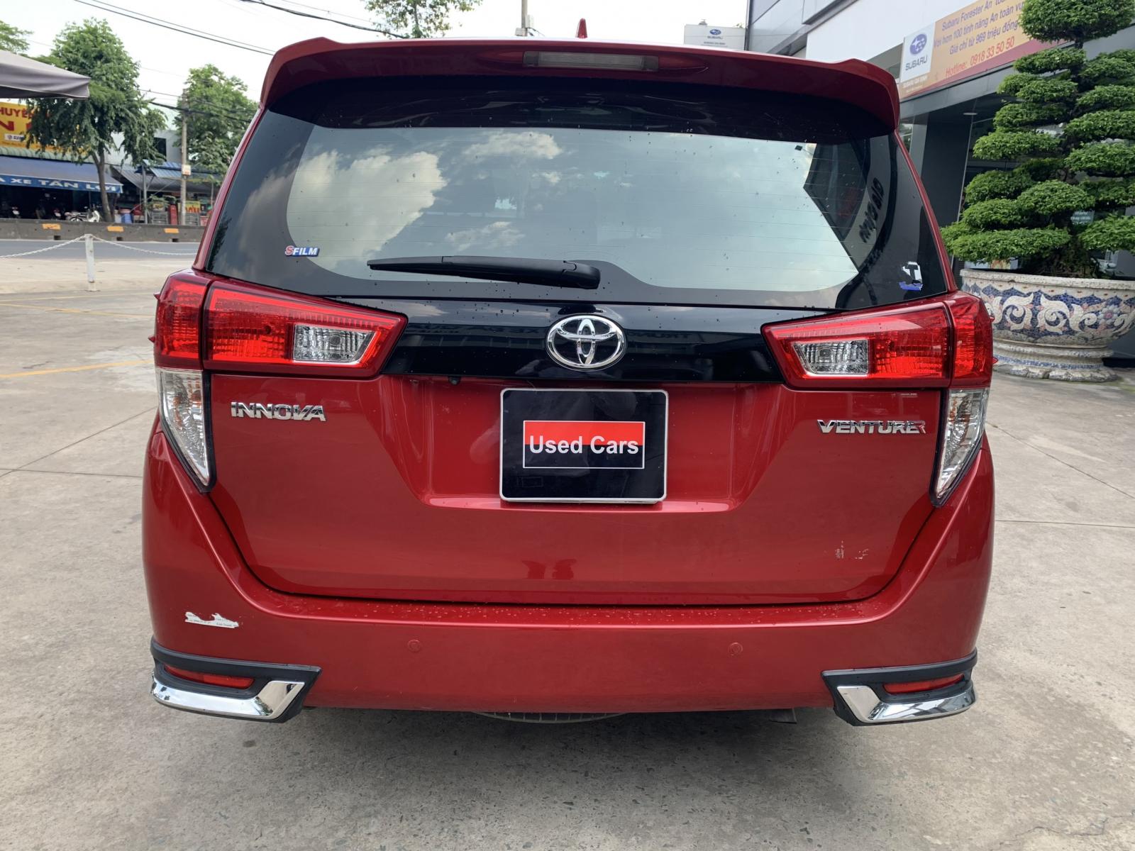 Toyota Innova 2018 - Cần bán gấp Toyota Innova venturer đời 2018, màu đỏ