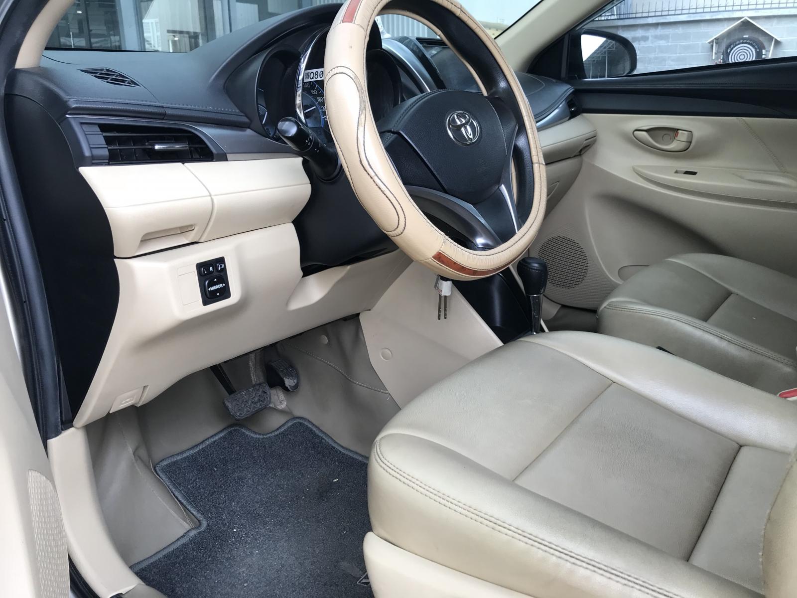 Toyota Vios 1.5E AT 2018 - Cần bán lại xe Toyota Vios 1.5E AT đời 2018, màu nâu