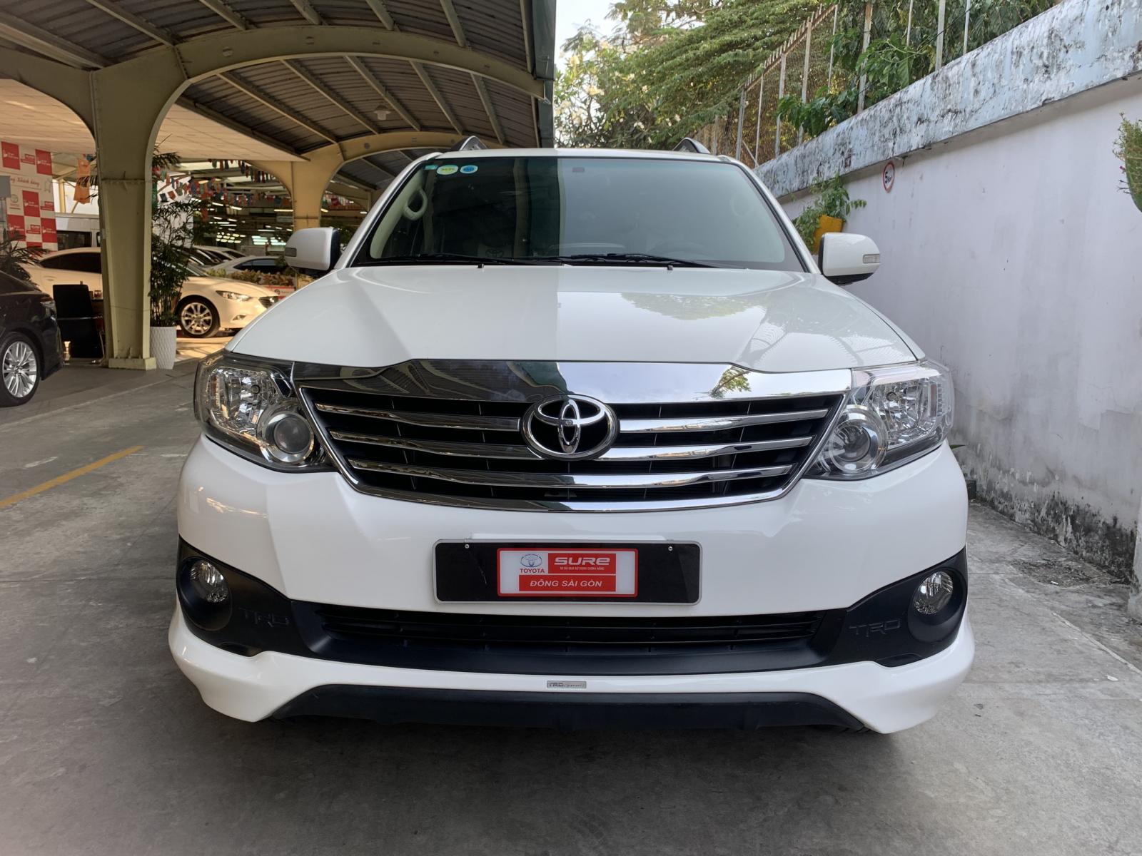 Toyota Fortuner 2015 - Cần bán xe Toyota Fortuner 2.7V đời 2015, màu trắng, giá khuyến mãi