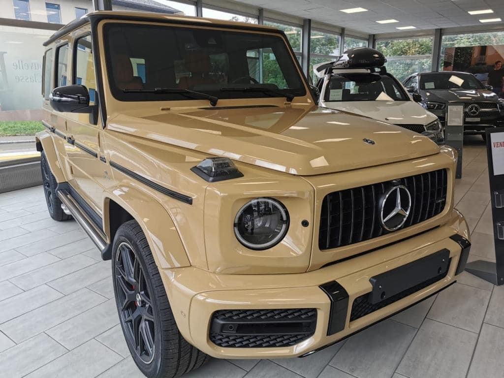 Mercedes-Benz G class 2021 - Mercedes-Benz G63AMG Night Package sản xuất năm 2021 màu vàng nội thất đỏ