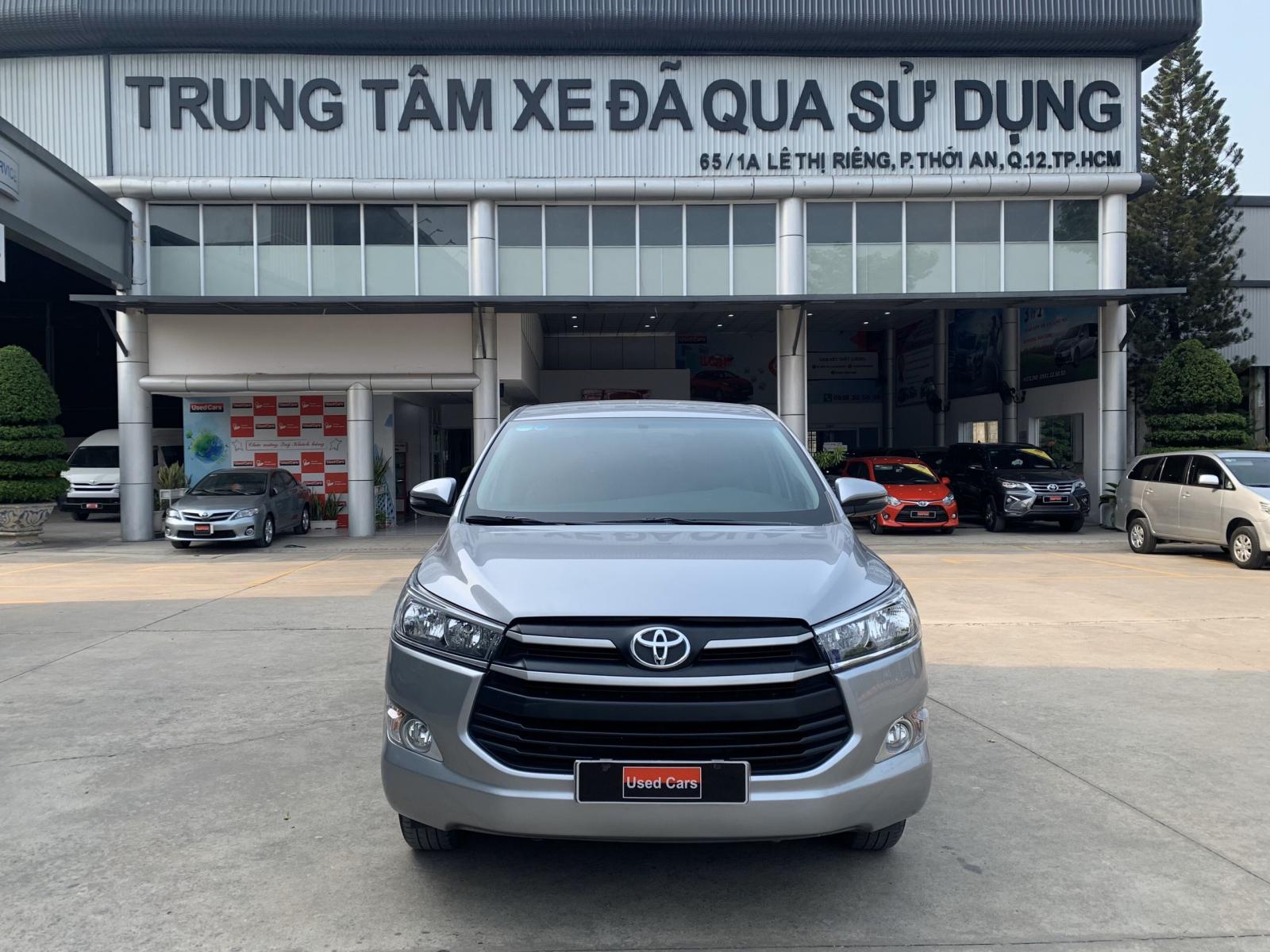 Toyota Innova 2019 - Cần bán gấp Toyota Innova đời 2019, màu bạc