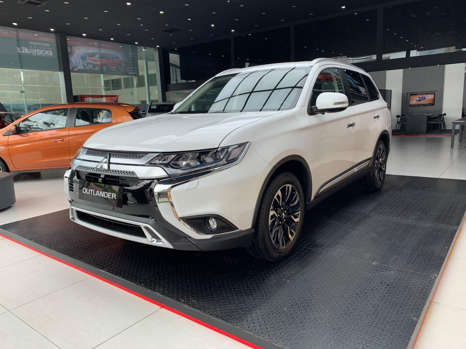 Mitsubishi Outlander 2021 - Liên hệ ngay để được nhiều ưu đãi