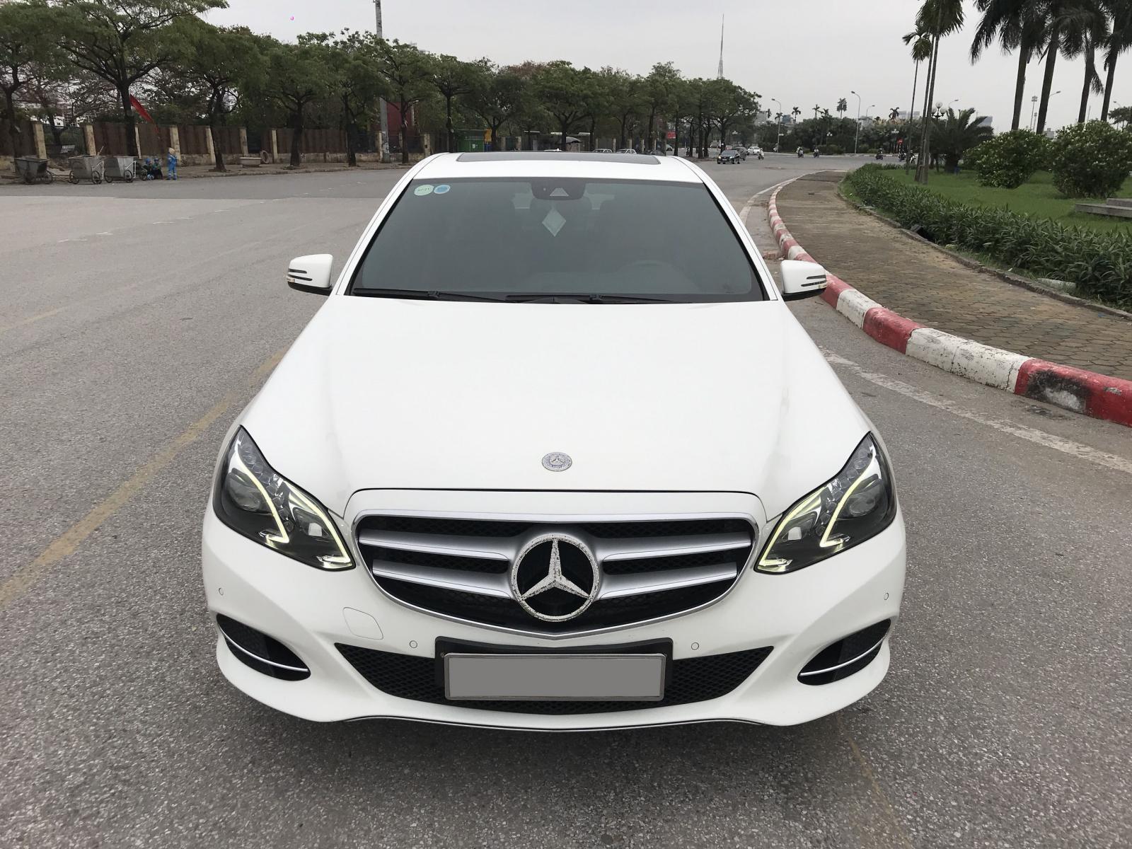 Mercedes-Benz E250 2015 - Mercedes E250 2015 màu trắng, nội thất nâu sang trọng. Chủ xe bảo dưỡng định kỳ thường xuyên