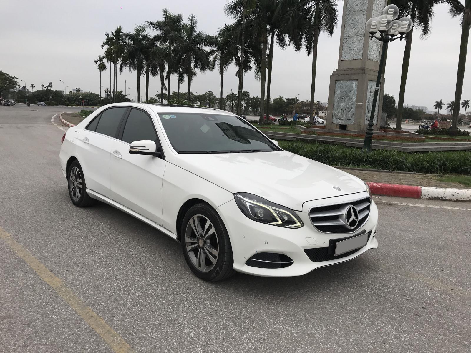 Mercedes-Benz E250 2015 - Mercedes E250 2015 màu trắng, nội thất nâu sang trọng. Chủ xe bảo dưỡng định kỳ thường xuyên