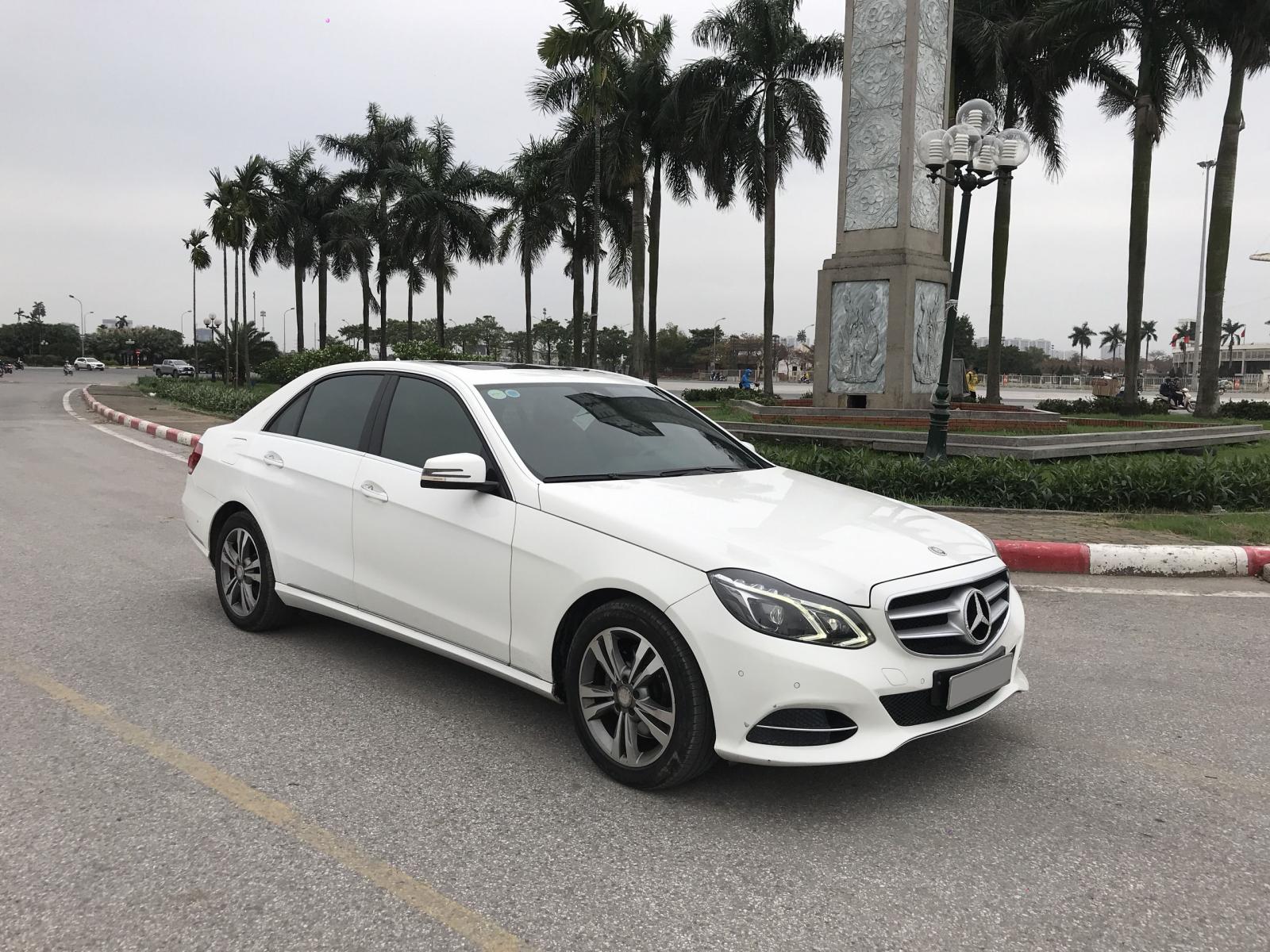 Mercedes-Benz E250 2015 - Mercedes E250 2015 màu trắng, nội thất nâu sang trọng. Chủ xe bảo dưỡng định kỳ thường xuyên