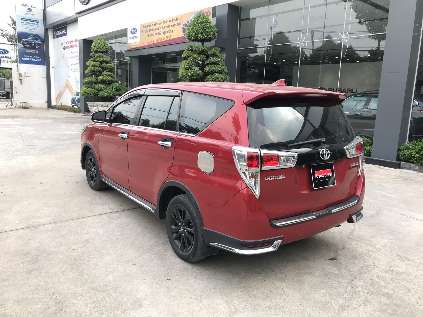 Toyota Innova Venturer  2017 - Xe Toyota Innova Venturer đời 2017, màu đỏ Biển SG chuẩn 83000km - hỗ trợ vay 70%