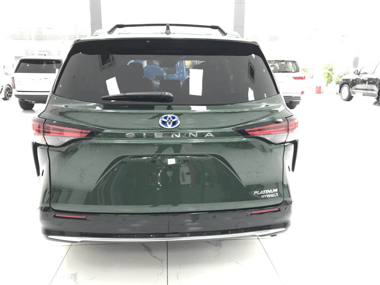 Toyota Sienna 2021 - Cần bán xe Toyota Sienna Platinum sản xuất 2021, màu xanh lục, nhập khẩu Mỹ