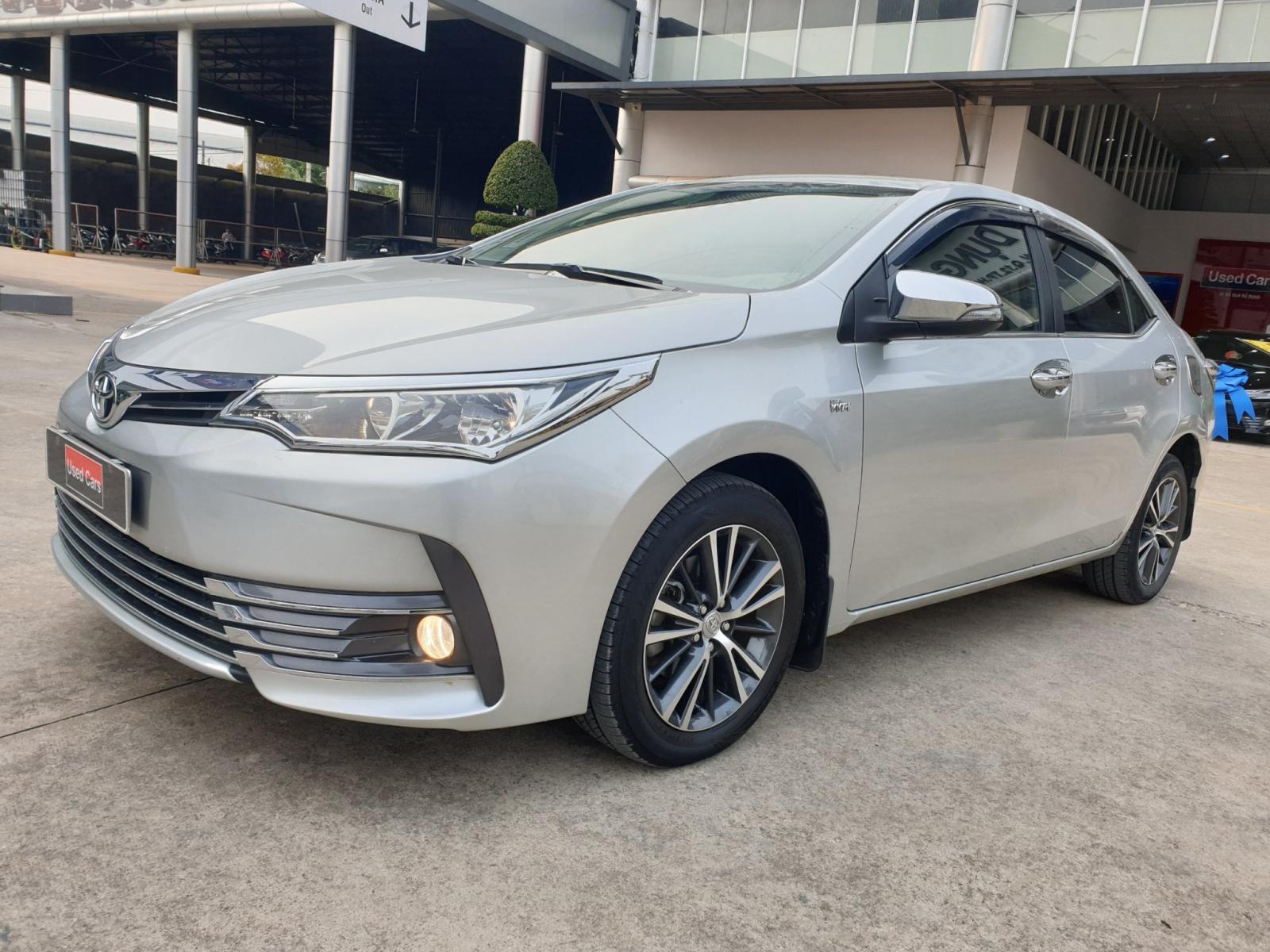 Toyota Corolla altis 1.8G AT 2018 - Xe Toyota Corolla Altis 1.8G AT đời 2018 màu bạc, biển SG - Chuẩn 34.000km - Bảo hành chính hãng