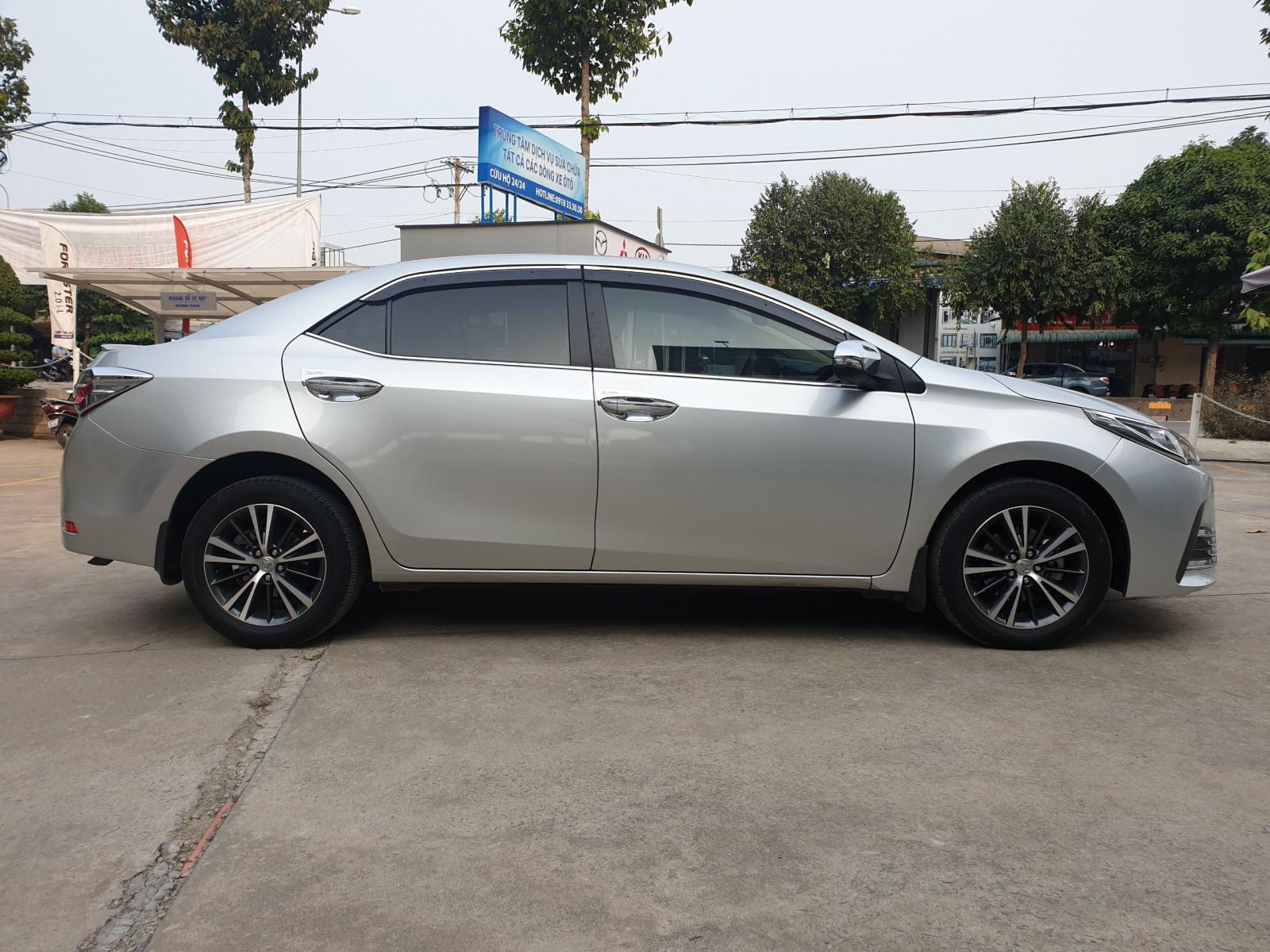 Toyota Corolla altis 1.8G AT 2018 - Xe Toyota Corolla Altis 1.8G AT đời 2018 màu bạc, biển SG - Chuẩn 34.000km - Bảo hành chính hãng