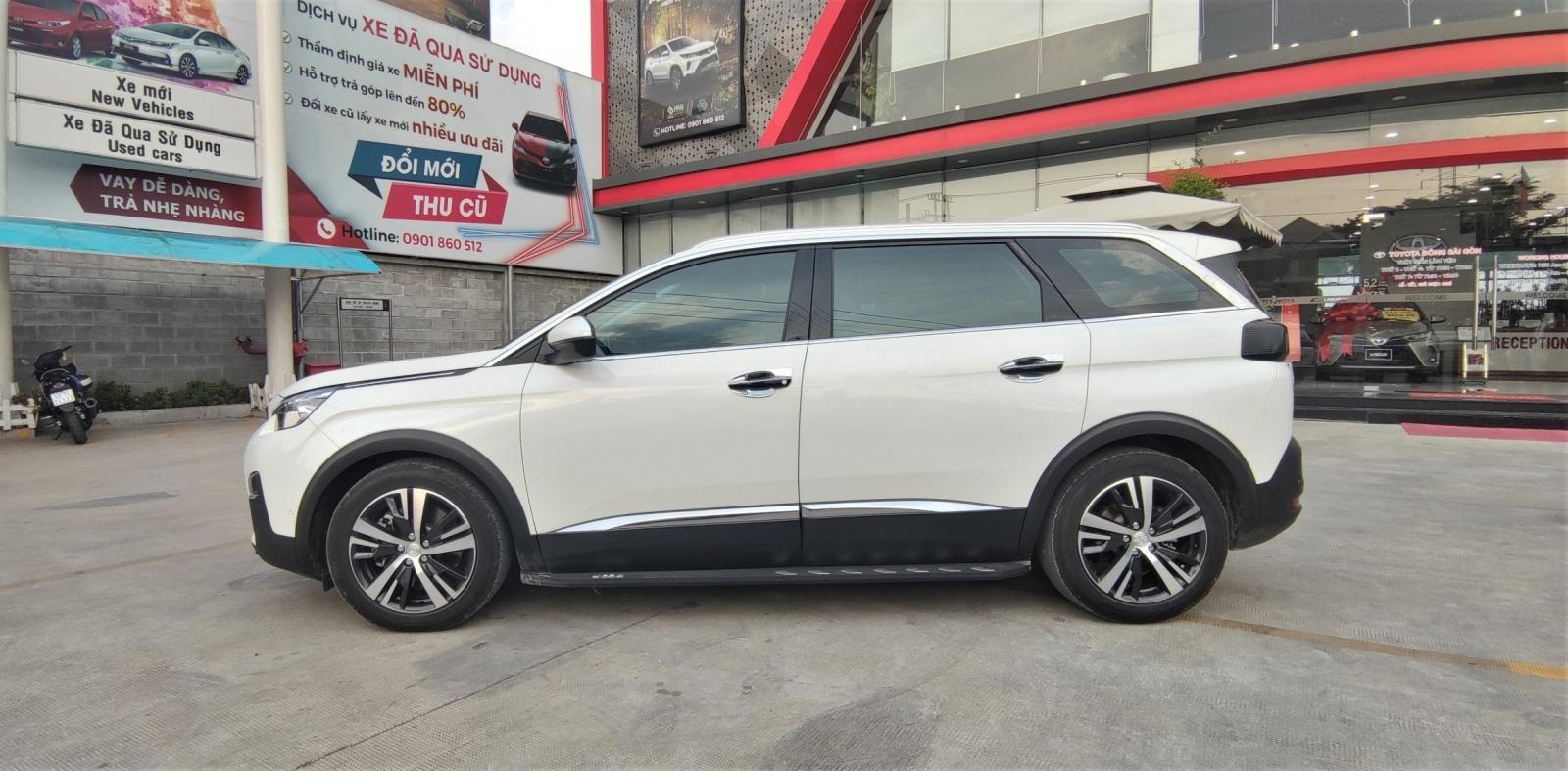 Peugeot 5008 1.6 AT 2018 - Cần bán lại xe Peugeot 5008 1.6 AT đời 2018, màu trắng, nhập khẩu