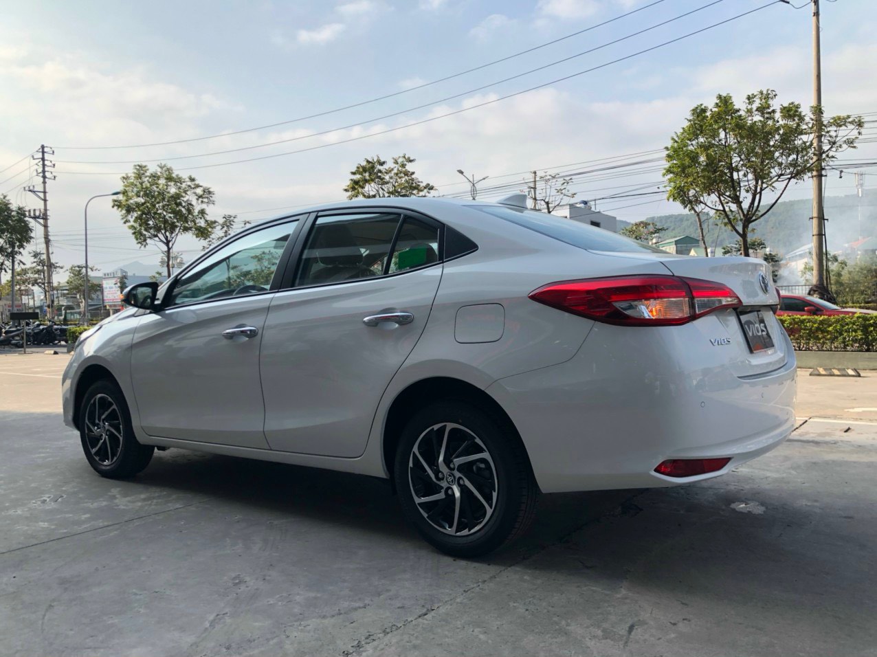 Toyota Vios 1.5G CVT 2021 - Bán xe Toyota Vios 1.5G CVT đời 2021, màu trắng,  581 triệu