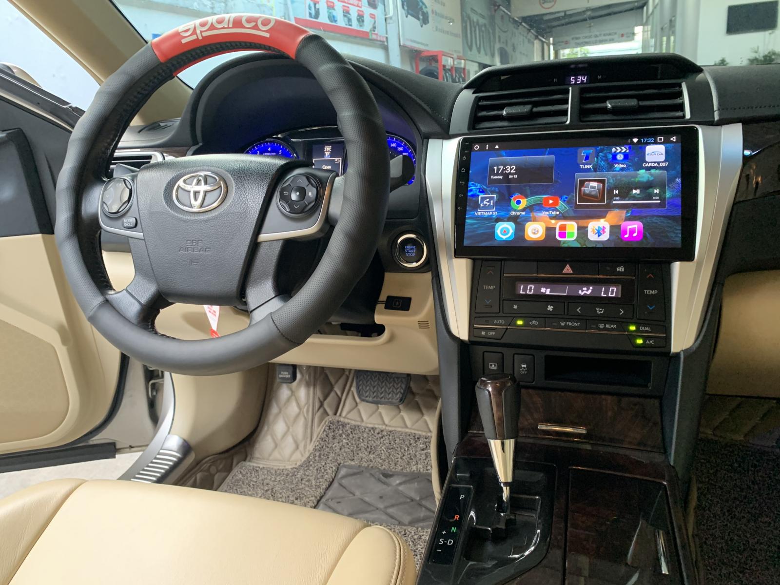 Toyota Camry 2.0E 2015 - Cần bán Toyota Camry 2.0E đời 2015, màu nâu