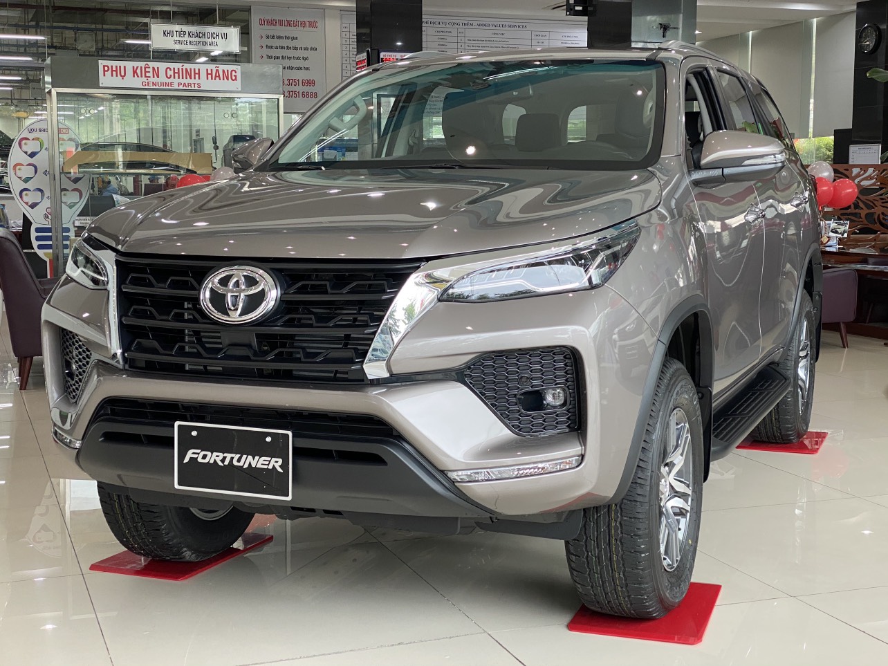 Toyota Fortuner 2.4 2021 - Toyota Fortuner 2.4AT 4X2 khuyến mãi tháng 4