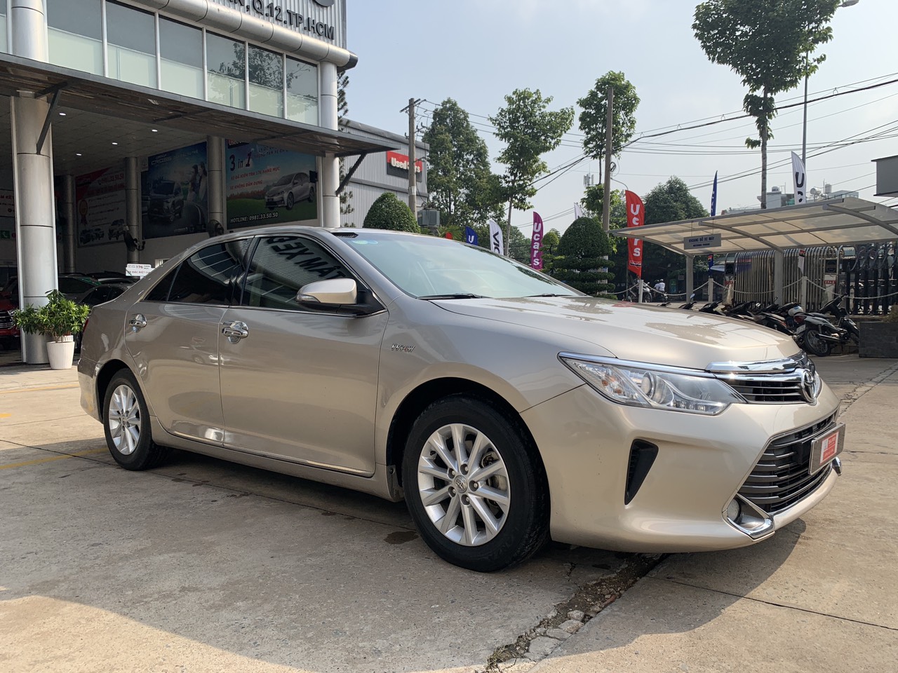 Toyota Camry 2.0E 2015 - Camry 2.0E xe rất đẹp, odo cực lướt